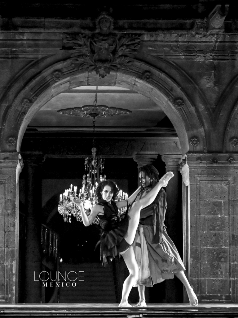 El Cisne Negro conquista el monumental Castillo de Chapultepec