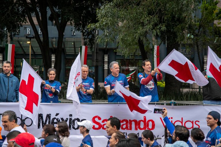 La 7ª Carrera de la Cruz Roja tiñe de solidaridad Paseo de la Reforma